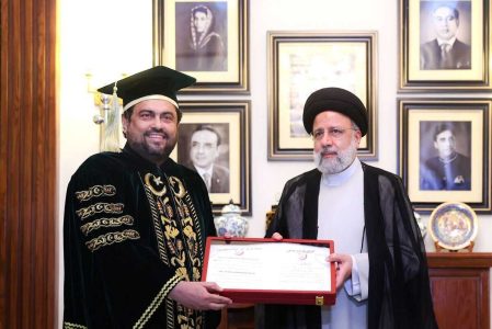 دکتری افتخاری دانشگاه کراچی به رییس جمهور اعطا شد