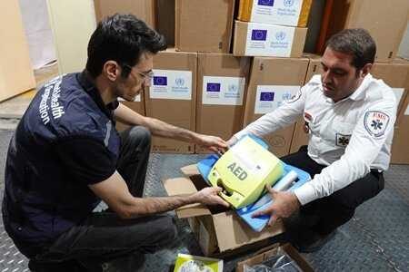 افزایش ظرفیت پیش بیمارستانی سازمان اورژانس ایران با اهدای 40 دستگاه دفیبریلاتور