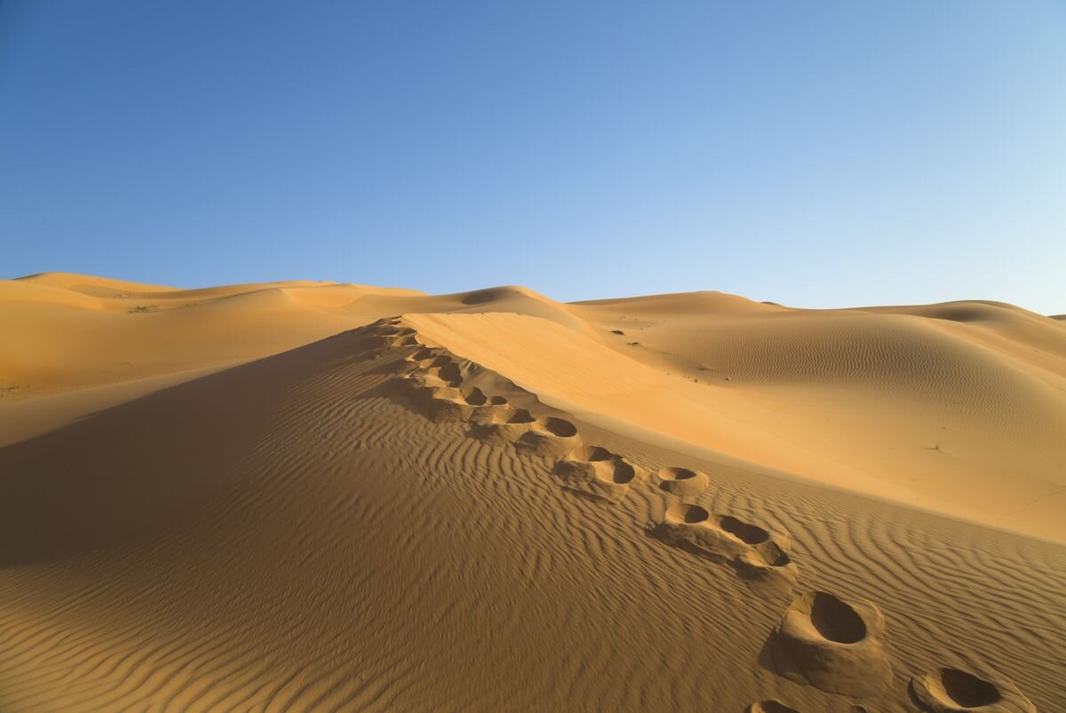 دریاچه ای با عمق ۴۲ متر، در بیابان های عربستان!