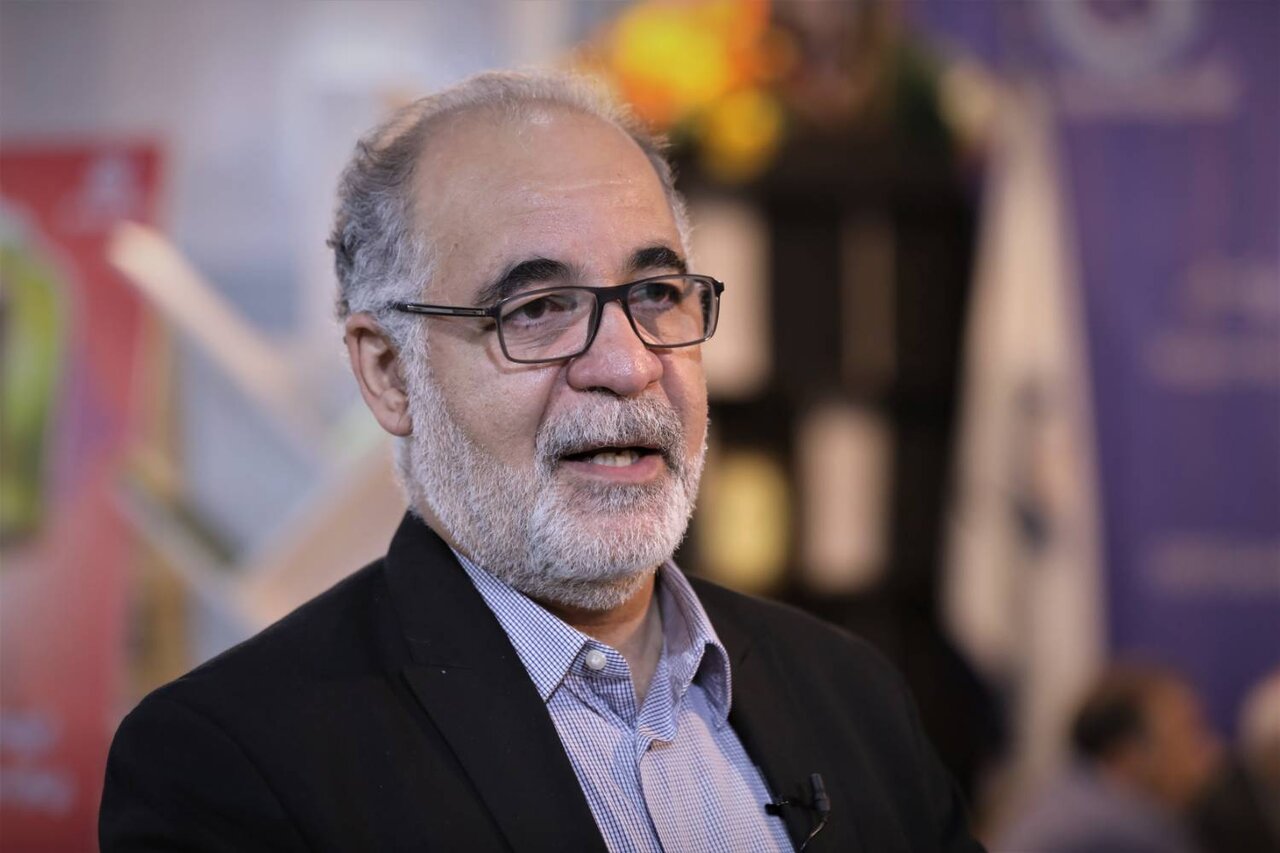 چالش های ترجمه آثار ایرانی؛ پیشگیری از گسست فرهنگی با شناخت عمیق مترجم از فرهنگ و زبان مقصد 